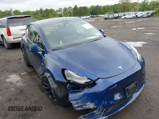 2024 Tesla Model Y Performance z VIN 7SAYGDEF1RA265382, wystawiony jako IAAI lot #42308468 z przebiegiem 9 700 mil mil oraz . Historia ofert i sprzedaży dostępna na DreamBid. Obrazek 13.