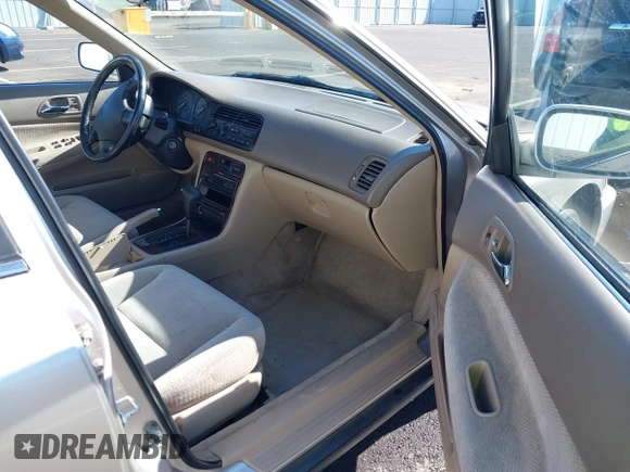 1997 Honda Accord Special Edition with VIN 1HGCD5603VA115569, listed as a IAAI auction lot 41636725 with 216,937 mi miles and . Bid and sale history available at carsss.com. Image 5.