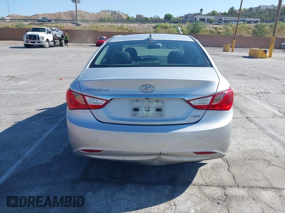 2011 Hyundai Sonata Limited z VIN 5NPEC4ACXBH175889, wystawiony jako IAAI lot #42387391 z przebiegiem 227 660 mil mil oraz . Historia ofert i sprzedaży dostępna na DreamBid. Obrazek 17.
