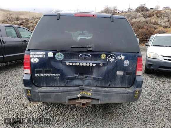 2003 Ford Expedition XLT Value with VIN 1FMPU16W23LC25829, listed as a Copart auction lot 42344235 with 233,990 mi miles and Salvage Title. Bid and sale history available at carsss.com. Image 6.