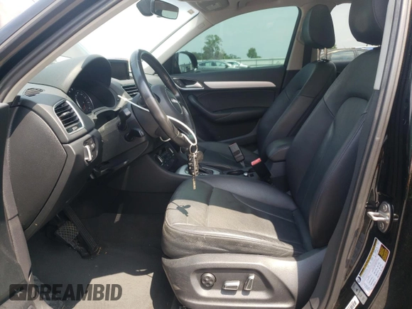 2017 Audi Q3 Premium z VIN WA1BCCFS7HR016546, wystawiony jako Copart lot #61943715 z przebiegiem 81 598 mil mil oraz Czysty tytuł • Clean title. Historia ofert i sprzedaży dostępna na DreamBid. Obrazek 7.