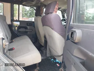 2008 Jeep Wrangler Unlimited Sahara with VIN 1J4GA591X8L520621, listed as a IAAI auction lot 42525613 with 184,239 mi miles and . Bid and sale history available at DreamBid. Image 8.