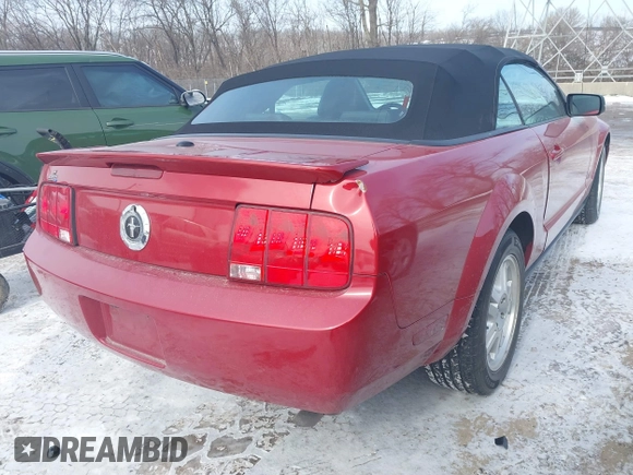 2008 Ford Mustang Deluxe with VIN 1ZVHT84NX85170490, listed as a IAAI auction lot 41608708 with 153,081 mi miles and . Bid and sale history available at carsss.com. Image 4.