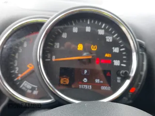2018 MINI Countryman Cooper S with VIN WMZYT3C3XJ3E00006, listed as a IAAI auction lot 42420388 with 117,313 mi miles and . Bid and sale history available at DreamBid. Image 7.