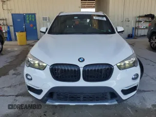 2018 BMW X1 sDrive28i z VIN WBXHU7C34J5L08947, wystawiony jako Copart lot #47344485 z przebiegiem 80 034 mil mil oraz Szkody całkowita. Historia ofert i sprzedaży dostępna na DreamBid. Obrazek 5.