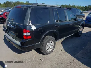 2010 Ford Explorer XLT with VIN 1FMEU6DEXAUA11919, listed as a IAAI auction lot 41982142 with 216,630 mi miles. Bid and sale history available at carsss.com. Image 4.
