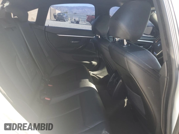 2019 BMW 4 Series 430i z VIN WBA4J1C56KBM16117, wystawiony jako Copart lot #56244725 z przebiegiem 85 754 mil mil oraz Szkoda całkowita • Salvage title. Historia ofert i sprzedaży dostępna na DreamBid. Obrazek 10.