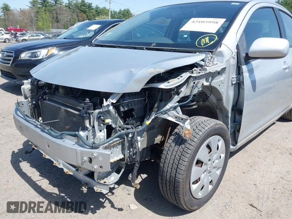 2009 Toyota Yaris with VIN JTDBT903X91300439, listed as a IAAI auction lot 42105998 with 195,880 mi miles. Bid and sale history available at carsss.com. Image 6.