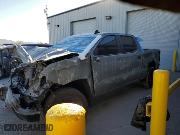 2024 Chevrolet Silverado 1500 Custom Trail Boss with VIN 3GCUDCED0RG322651, listed as a Copart auction lot 81002664 with 11,747 mi miles and Salvage Title. Bid and sale history available at carsss.com. Image 1.