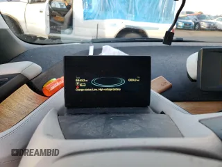 2016 BMW i3 z VIN WBY1Z4C59GV506222, wystawiony jako Copart lot #79509464 z przebiegiem 84 453 mil mil oraz Szkoda całkowita • Salvage title. Historia ofert i sprzedaży dostępna na DreamBid. Obrazek 9.