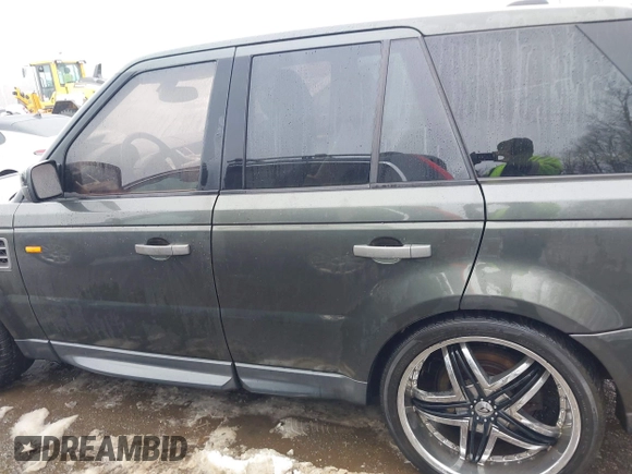 2006 Land Rover Range Rover Sport HSE с VIN SALSF25446A930462, выставлен на аукционе IAAI как лот 41520795 с пробегом 169 073 миль миль и . История ставок и продаж доступна на DreamBid. Изображение 13.