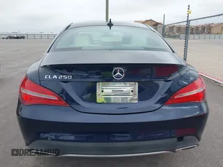 2018 Mercedes-Benz CLA 250 с VIN WDDSJ4EB4JN637135, выставлен на аукционе IAAI как лот 42385034 с пробегом 79 734 миль миль и . История ставок и продаж доступна на DreamBid. Изображение 16.