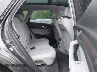 2022 Audi Q5 S line Premium Plus z VIN WA1EAAFY2N2058624, wystawiony jako IAAI lot #42408896 z przebiegiem 83 252 mil mil oraz . Historia ofert i sprzedaży dostępna na DreamBid. Obrazek 8.
