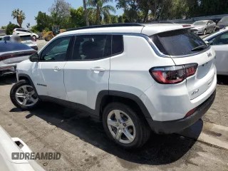 2023 Jeep Compass Latitude z VIN 3C4NJDBN3PT553371, wystawiony jako Copart lot #61468985 z przebiegiem 46 965 mil mil oraz Czysty tytuł • Clean title. Historia ofert i sprzedaży dostępna na DreamBid. Obrazek 2.