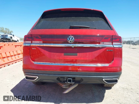 2024 Volkswagen Atlas SEL with VIN 1V2BR2CA3RC533646, listed as a IAAI auction lot 41772115 with 10,498 mi miles and . Bid and sale history available at DreamBid. Image 16.