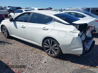 2020 Nissan Altima 2.5 SR with VIN 1N4BL4CV5LC194371, listed as a IAAI auction lot 41816369 with 105,075 mi miles. Bid and sale history available at carsss.com. Image 3.