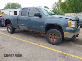 2009 GMC Sierra 2500HD SLE z VIN 1GTHK59K39E106487, wystawiony jako IAAI lot #42367240 z przebiegiem 215 276 mil mil oraz . Historia ofert i sprzedaży dostępna na DreamBid. Obrazek 1.