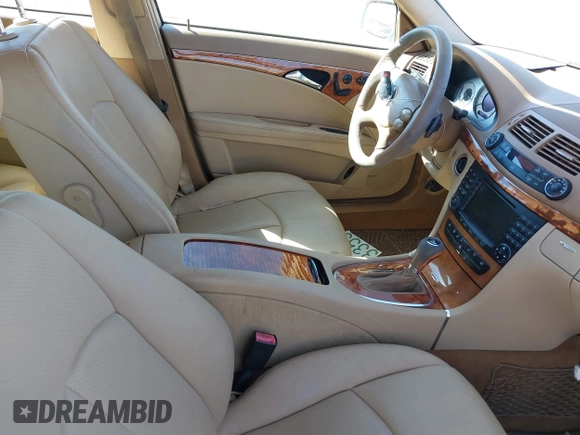 2008 Mercedes-Benz E-Class Luxury 3.5L with VIN WDBUF56X38B266614, listed as a IAAI auction lot 41652231 with 156,748 mi miles. Bid and sale history available at carsss.com. Image 5.