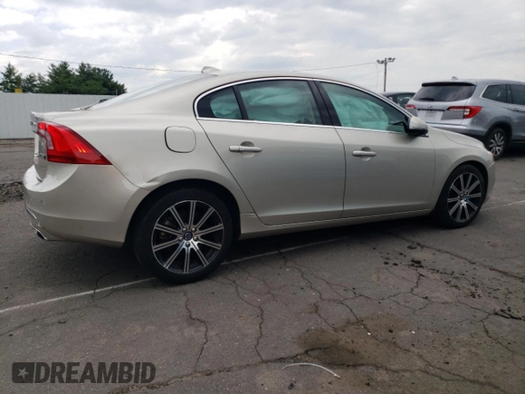 2018 Volvo S60 Inscription Platinum with VIN LYV402TM4JB165792, listed as a Copart auction lot 63076324 with 20,033 mi miles and Salvage Title. Bid and sale history available at carsss.com. Image 3.