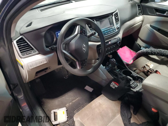 2016 Hyundai Tucson SE z VIN KM8J23A40GU114418, wystawiony jako Copart lot #87868505 z przebiegiem Nie podano mil oraz Czysty tytuł • Clean title. Historia ofert i sprzedaży dostępna na DreamBid. Obrazek 8.