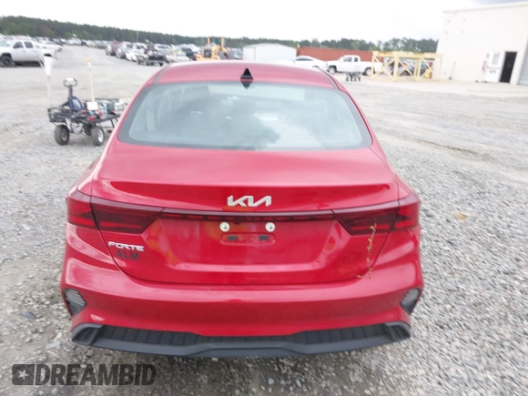 2024 Kia Forte LXS z VIN 3KPF24ADXRE830874, wystawiony jako IAAI lot #41910555 z przebiegiem 8 708 mil mil oraz . Historia ofert i sprzedaży dostępna na DreamBid. Obrazek 17.