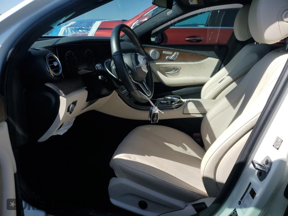 2020 Mercedes-Benz E-Class E 350 with VIN WDDZF8DB6LA701257, listed as a Copart auction lot 43832105 with 37,601 mi miles and Salvage Title. Bid and sale history available at carsss.com. Image 7.