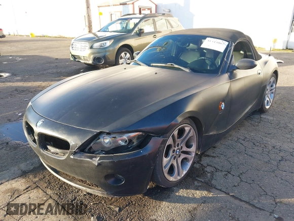 2004 BMW Z4 2.5i z VIN 4USBT33544LS51157, wystawiony jako IAAI lot #41343067 z przebiegiem 151 267 mil mil oraz . Historia ofert i sprzedaży dostępna na DreamBid. Obrazek 6.