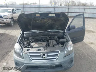 2006 Honda CR-V EX with VIN JHLRD78886C013944, listed as a IAAI auction lot 41814174 with 295,689 mi miles. Bid and sale history available at carsss.com. Image 10.