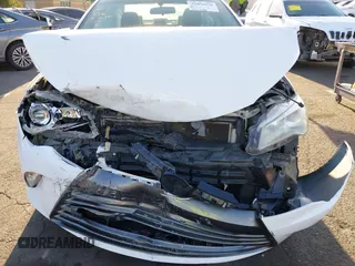 2015 Toyota Camry XLE with VIN 4T1BF1FK9FU923208, listed as a IAAI auction lot 42076970 with 124,096 mi miles and . Bid and sale history available at carsss.com. Image 6.