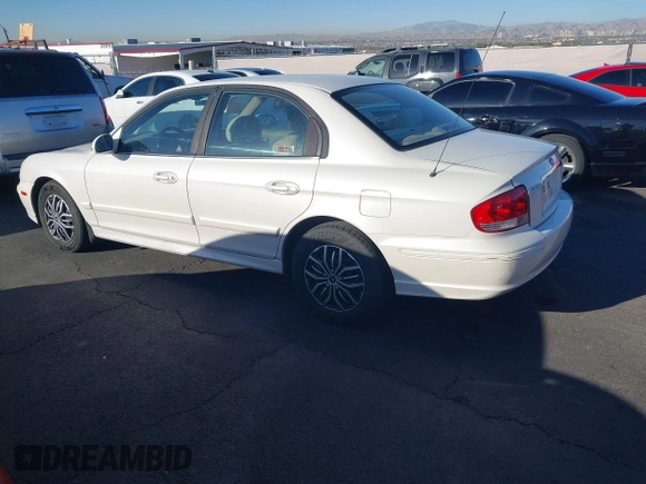 2004 Hyundai Sonata with VIN KMHWF25S84A016263, listed as a IAAI auction lot 41767003 with 140,301 mi miles. Bid and sale history available at carsss.com. Image 3.