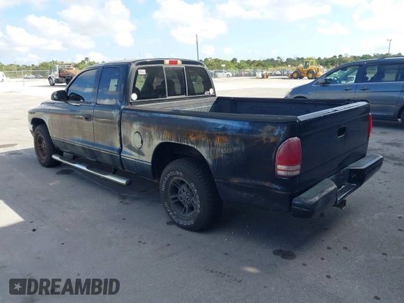 2000 Dodge Dakota with VIN 1B7GL22XXYS588291, listed as a IAAI auction lot 41492668 with 160,266 mi miles. Bid and sale history available at carsss.com. Image 3.