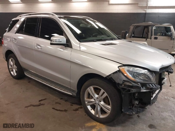 2014 Mercedes-Benz M-Class ML 350 with VIN 4JGDA5HB1EA312780, listed as a IAAI auction lot 41841481 with 183,196 mi miles. Bid and sale history available at carsss.com. Image 1.