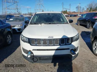 2018 Jeep Compass Sport with VIN 3C4NJCAB8JT263412, listed as a IAAI auction lot 41561089 with 94,275 mi miles. Bid and sale history available at carsss.com. Image 13.