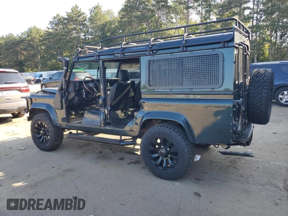 1992 Land Rover Defender with VIN SALLDHMF8HA905240, listed as a Copart auction lot 71372544 with 184,188 mi miles and Salvage title. Bid and sale history available at DreamBid. Image 2.