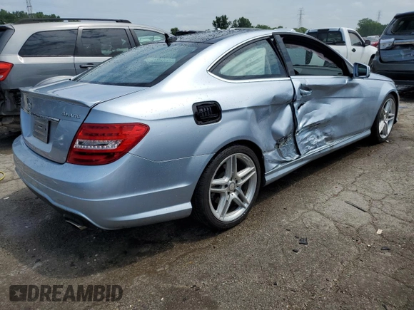 2015 Mercedes-Benz C 350 with VIN WDDGJ8JB6FG401746, listed as a Copart auction lot 62316664 with 141,594 mi miles and Salvage title. Bid and sale history available at DreamBid. Image 3.