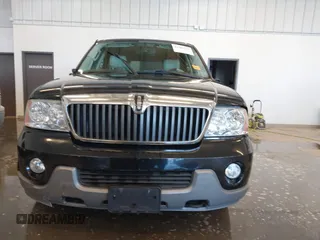 2004 Lincoln Navigator Luxury z VIN 5LMFU28R24LJ32994, wystawiony jako IAAI lot #41264240 z przebiegiem 210 421 mil mil oraz . Historia ofert i sprzedaży dostępna na DreamBid. Obrazek 12.