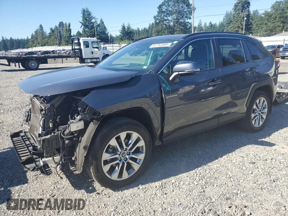 2021 Toyota RAV4 XLE Premium z VIN 2T3A1RFV5MW145979, wystawiony jako Copart lot #62752895 z przebiegiem 35 096 mil mil oraz Szkoda całkowita • Salvage title. Historia ofert i sprzedaży dostępna na DreamBid. Obrazek 1.