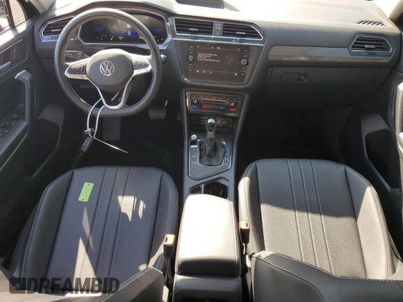 2023 Volkswagen Tiguan SE z VIN 3VV3B7AX9PM134218, wystawiony jako Copart lot #54731705 z przebiegiem 9 460 mil mil oraz Szkoda całkowita • Salvage title. Historia ofert i sprzedaży dostępna na DreamBid. Obrazek 8.