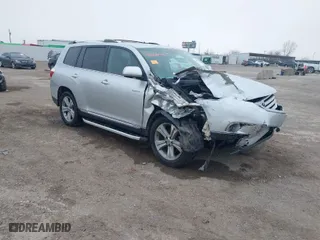 2013 Toyota Highlander Limited with VIN 5TDYK3EH3DS105986, listed as a IAAI auction lot 41506441 with 173,711 mi miles. Bid and sale history available at carsss.com. Image 1.