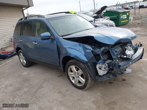 2010 Subaru Forester 2.5X Premium with VIN JF2SH6CC8AH742435, listed as a IAAI auction lot 41814498 with 173,827 mi miles. Bid and sale history available at carsss.com. Image 1.