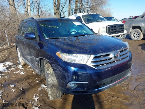 2011 Toyota Highlander with VIN 5TDBK3EH3BS080512, listed as a IAAI auction lot 41638857 with 251,903 mi miles. Bid and sale history available at carsss.com. Image 1.