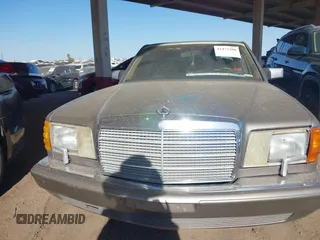 1990 Mercedes-Benz 560 with VIN WDBCA39E7LA505668, listed as a IAAI auction lot 41473380 with 159,716 mi miles and . Bid and sale history available at DreamBid. Image 6.
