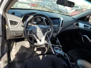 2017 Hyundai Veloster with VIN KMHTC6AD8HU305805, listed as a Copart auction lot 39634893 with 109,899 mi miles. Bid and sale history available at carsss.com. Image 8.