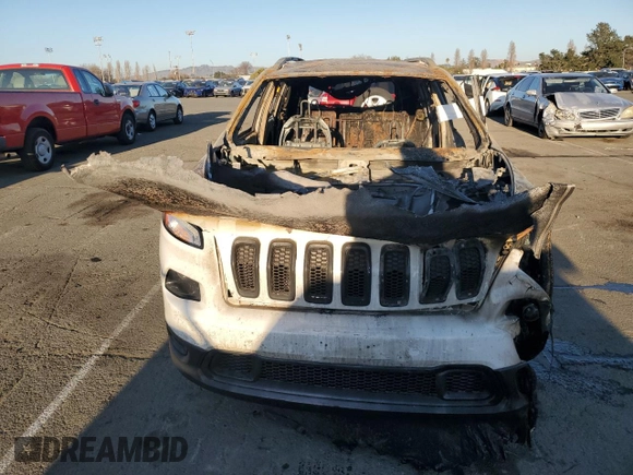 2016 Jeep Cherokee Sport with VIN 1C4PJMAB8GW117299, listed as a Copart auction lot 89314685 with Not provided miles and Non repairable. Bid and sale history available at DreamBid. Image 5.