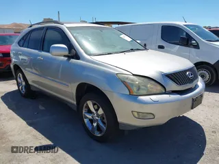 2005 Lexus RX 330 z VIN 2T2HA31U95C075033, wystawiony jako IAAI lot #42827772 z przebiegiem 208 184 mil mil oraz . Historia ofert i sprzedaży dostępna na DreamBid. Obrazek 1.