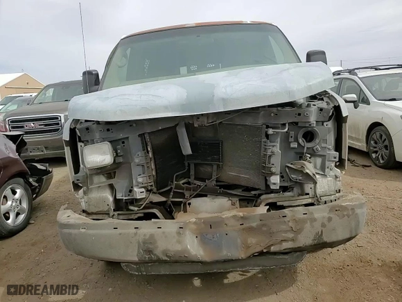 2005 GMC Savana Cargo Van Y3H Paratransit with VIN 1GTHG39U951207364, listed as a Copart auction lot 48130815 with 230,261 mi miles and Salvage Title. Bid and sale history available at carsss.com. Image 12.