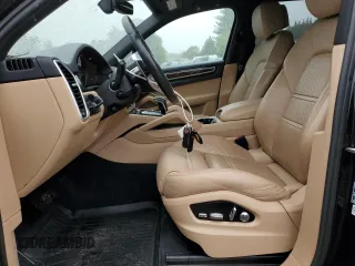 2019 Porsche Cayenne z VIN WP1AA2AY2KDA10542, wystawiony jako Copart lot #57610785 z przebiegiem 67 481 mil mil oraz Szkoda całkowita • Salvage title. Historia ofert i sprzedaży dostępna na DreamBid. Obrazek 7.