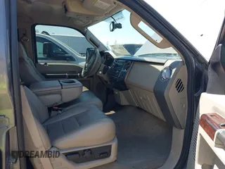 2008 Ford Super Duty F-250 SRW XL with VIN 1FTSW21R08EB98044, listed as a IAAI auction lot 42002642 with 197,393 mi miles. Bid and sale history available at carsss.com. Image 5.