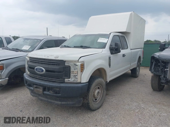 2019 Ford F-250 XL with VIN 1FT7X2B67KEC10592, listed as a IAAI auction lot 42135477 with 211,401 mi miles and . Bid and sale history available at DreamBid. Image 2.