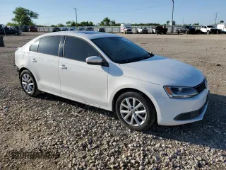 2012 Volkswagen Jetta Sedan SE w/Convenience & Sunroof with VIN 3VWDX7AJ5CM415567, listed as a Copart auction lot 52119565 with 117,237 mi miles and Salvage Title. Bid and sale history available at carsss.com. Image 4.